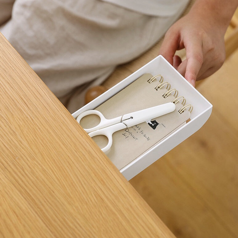 Stationery debris storage box