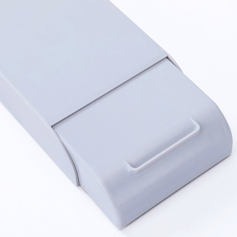 Stationery debris storage box